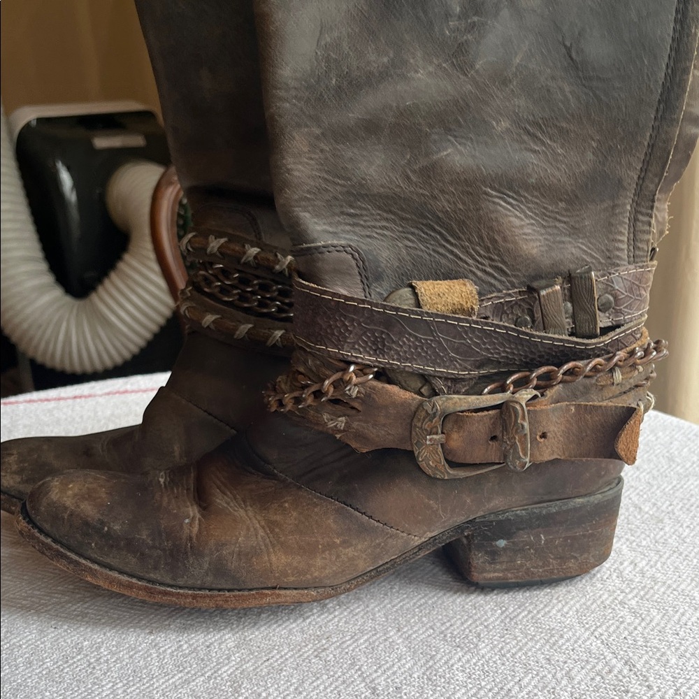Stylish Gray Leather Women's Boots